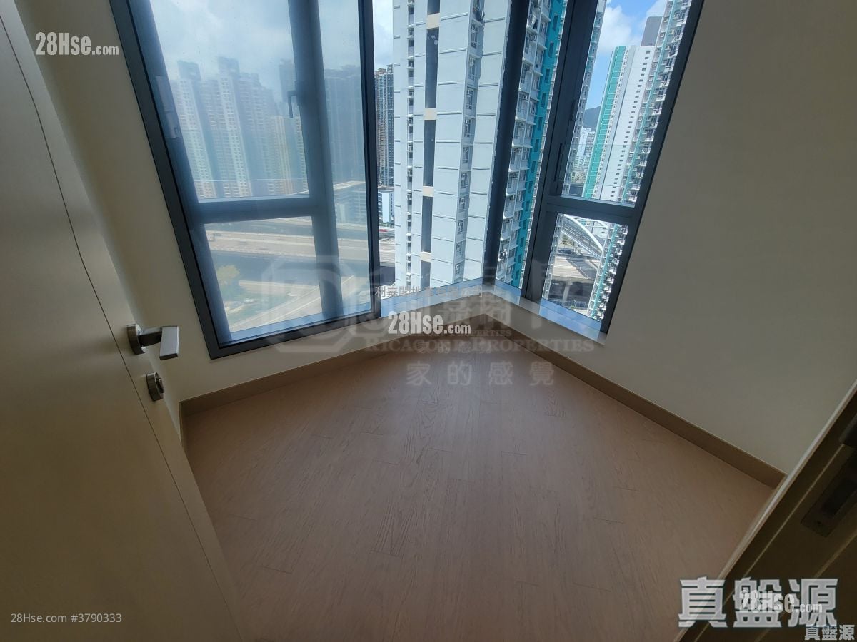 Grand Victoria Rental 2 Bedrooms , 1 Bathroom 532 ft²