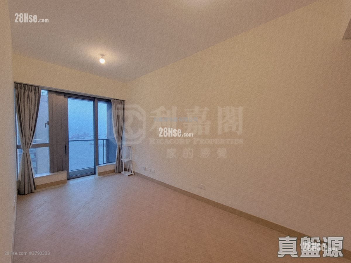 Grand Victoria Rental 2 Bedrooms , 1 Bathroom 532 ft²