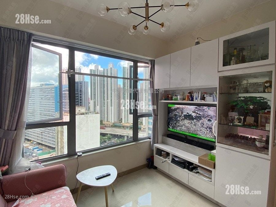 Aurora Sell 1 Bedroom , 1 Bathroom 285 ft²