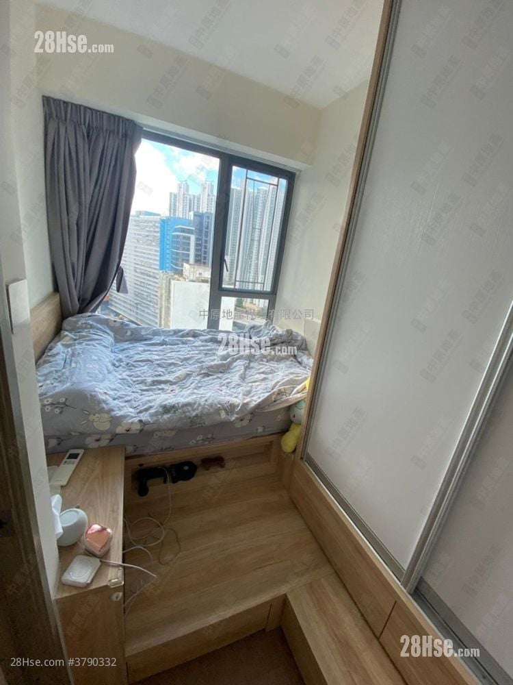 Aurora Sell 1 Bedroom , 1 Bathroom 285 ft²