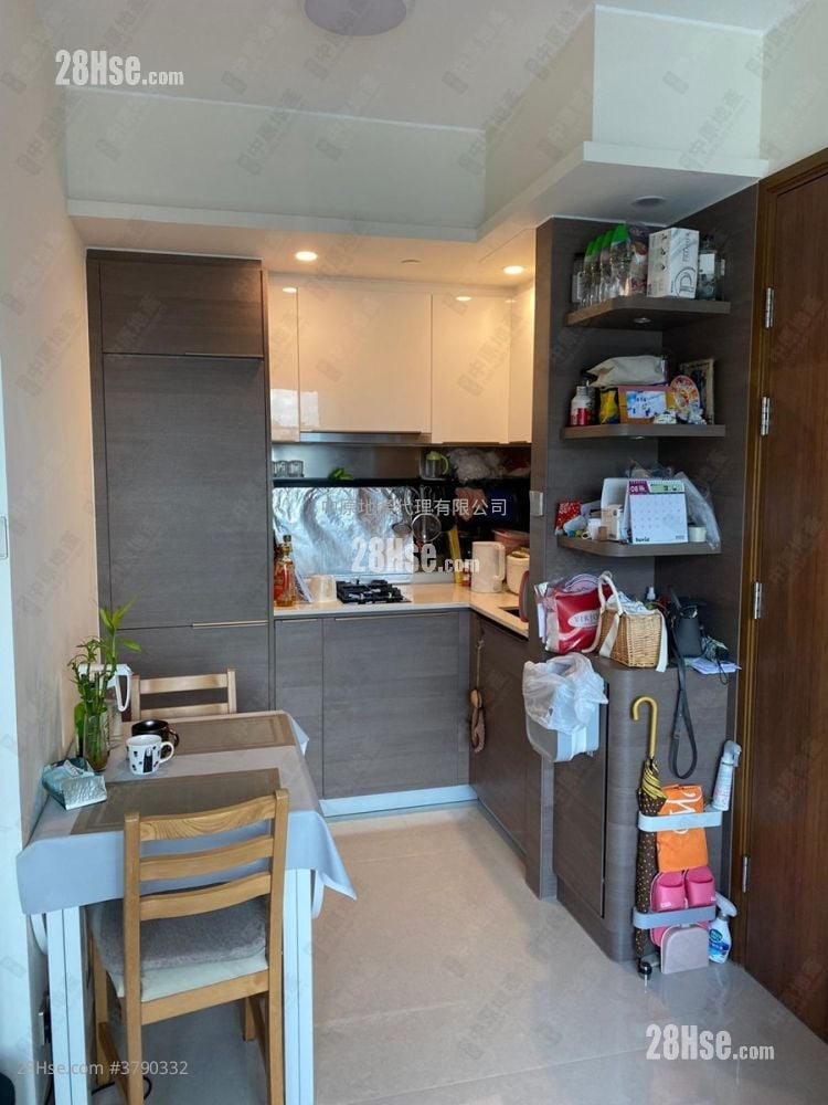 Aurora Sell 1 Bedroom , 1 Bathroom 285 ft²