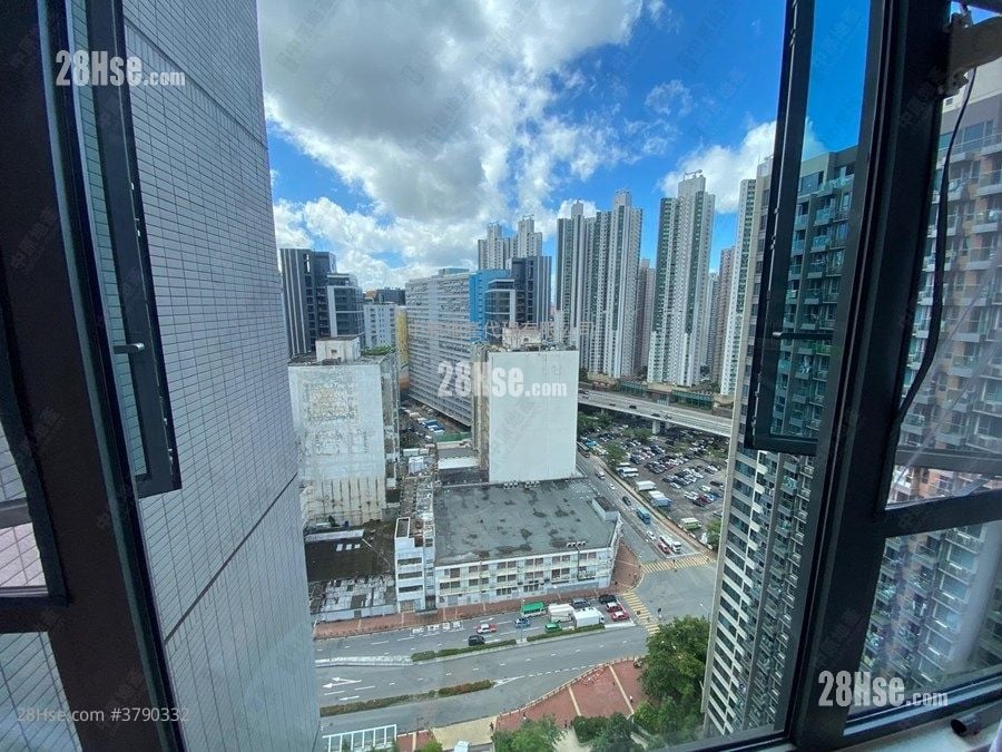 Aurora Sell 1 Bedroom , 1 Bathroom 285 ft²