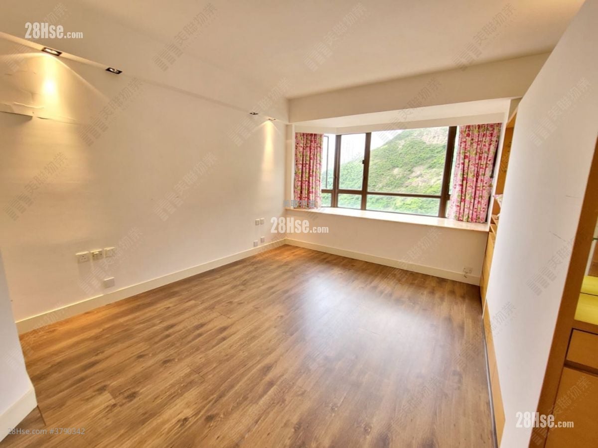 南湾花园 售盘 3 房 1,296 平方尺