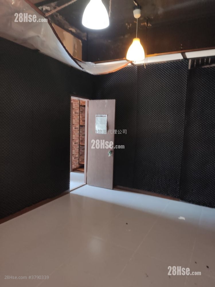 Wah Mow Factory Building Rental 3 Bedrooms , 3 Toilets