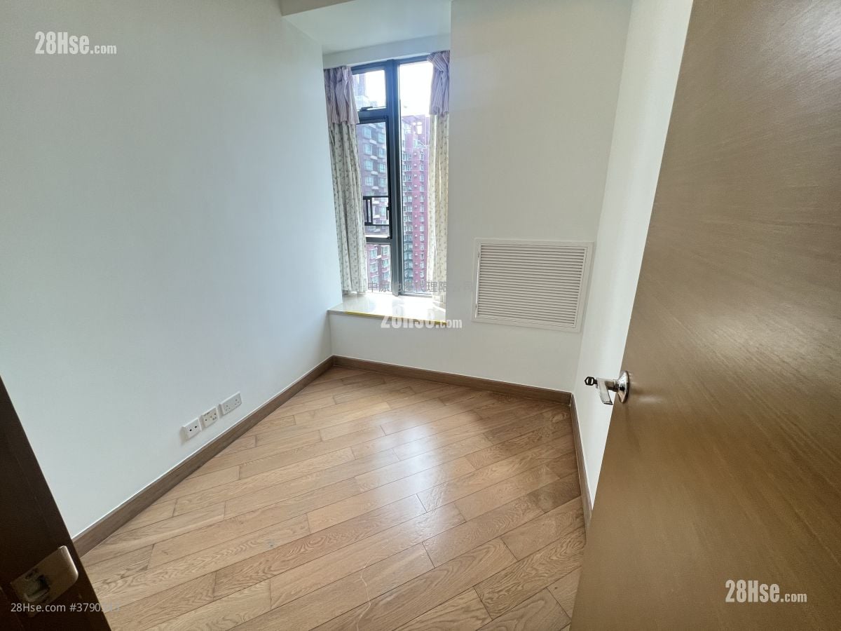 Yoho Midtown Sell 3 Bedrooms , 3 Bathrooms 880 ft²