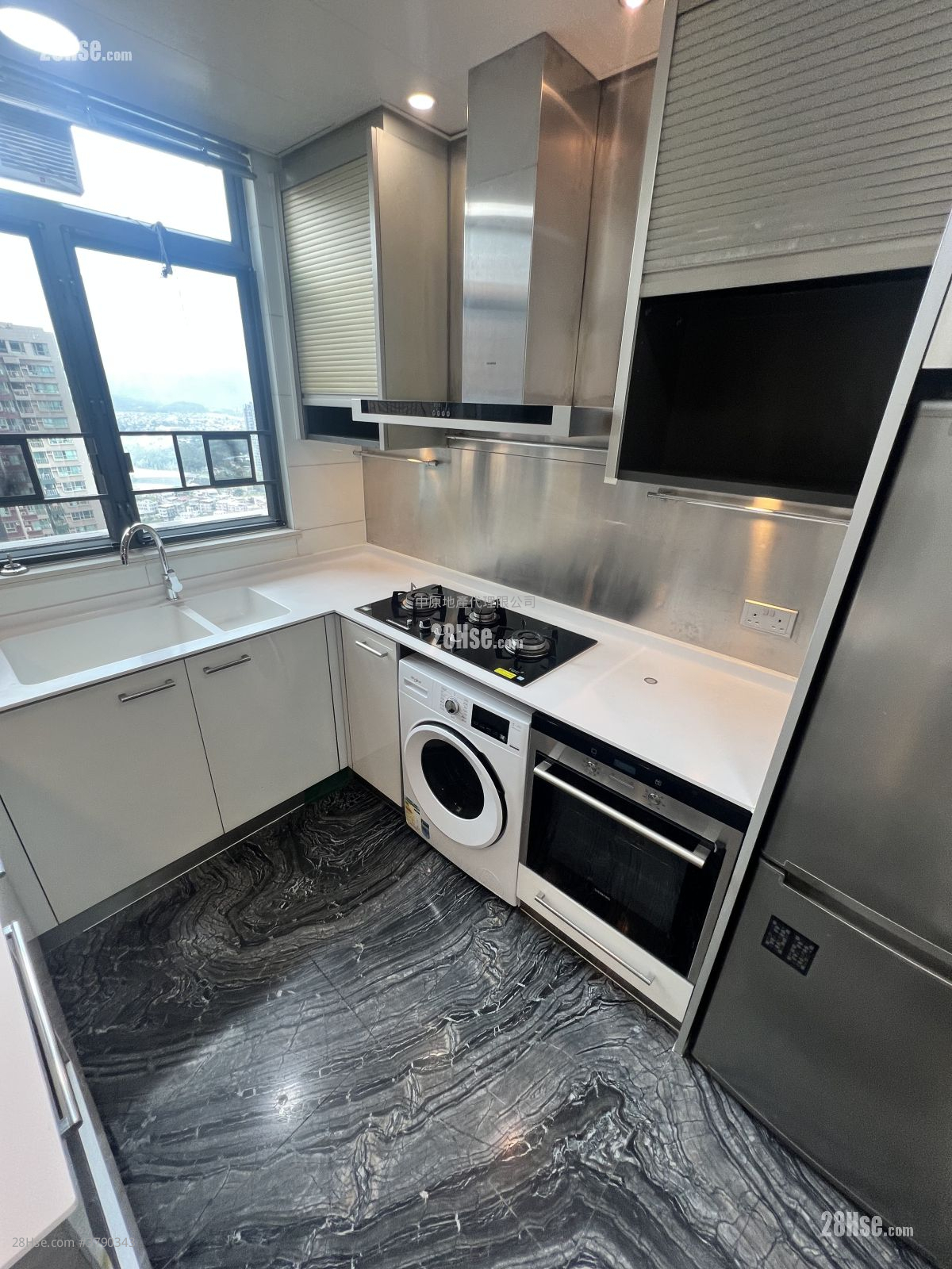 Yoho Midtown Sell 3 Bedrooms , 3 Bathrooms 880 ft²