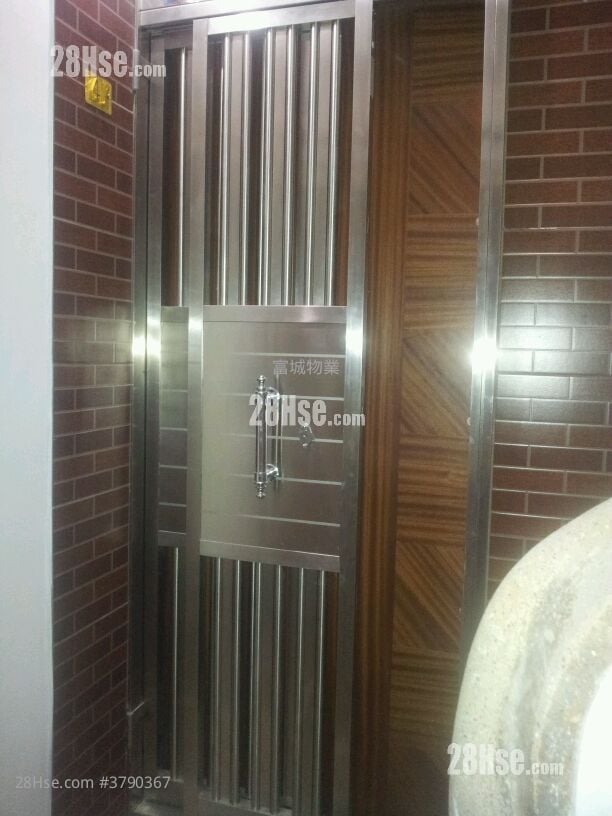 油麻地唐楼 售盘 5+ 房 , 5+ 浴室 2,400 平方尺