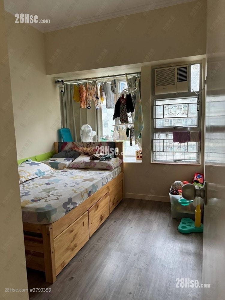 Tsuen King Garden Sell 2 Bedrooms 435 ft²