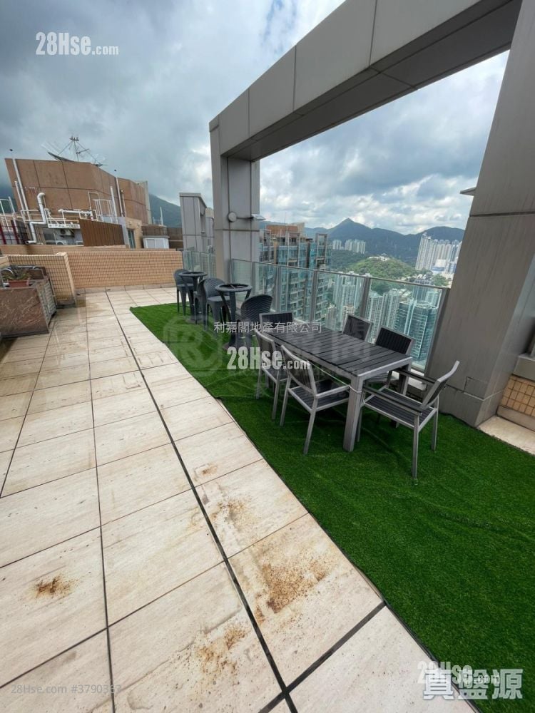 Vision City Sell 4 Bedrooms , 2 Bathrooms 2,147 ft²