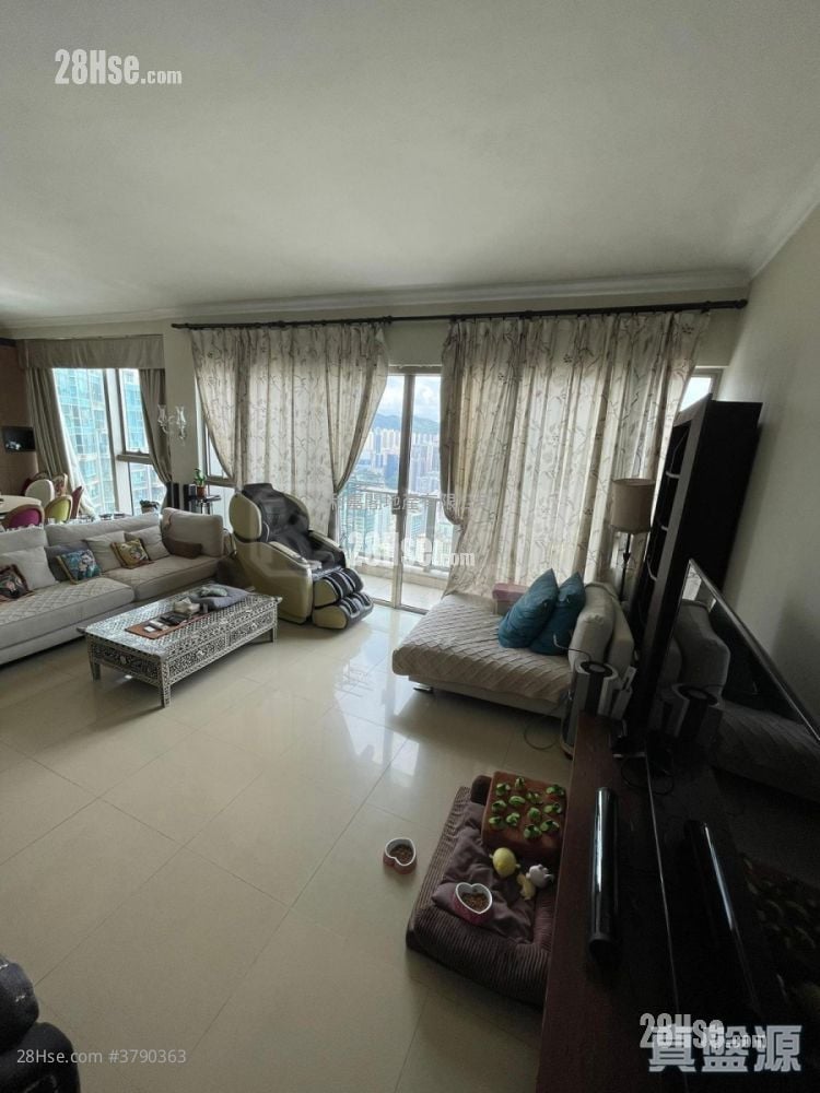 Vision City Sell 4 Bedrooms , 2 Bathrooms 2,147 ft²