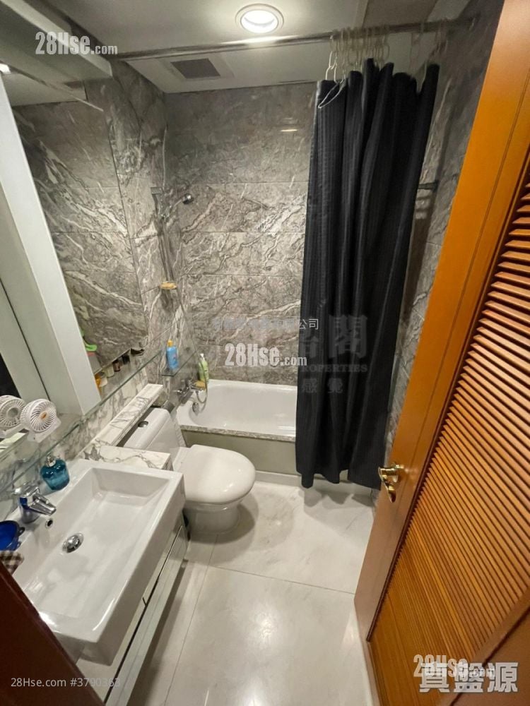 Vision City Sell 4 Bedrooms , 2 Bathrooms 2,147 ft²