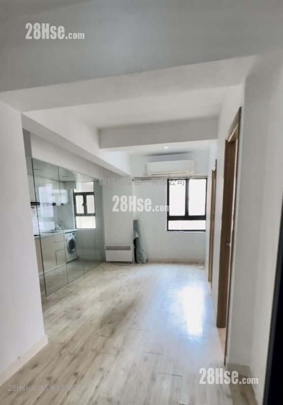 Kam Tong Building Sell 3 Bedrooms , 2 Bathrooms 515 ft²