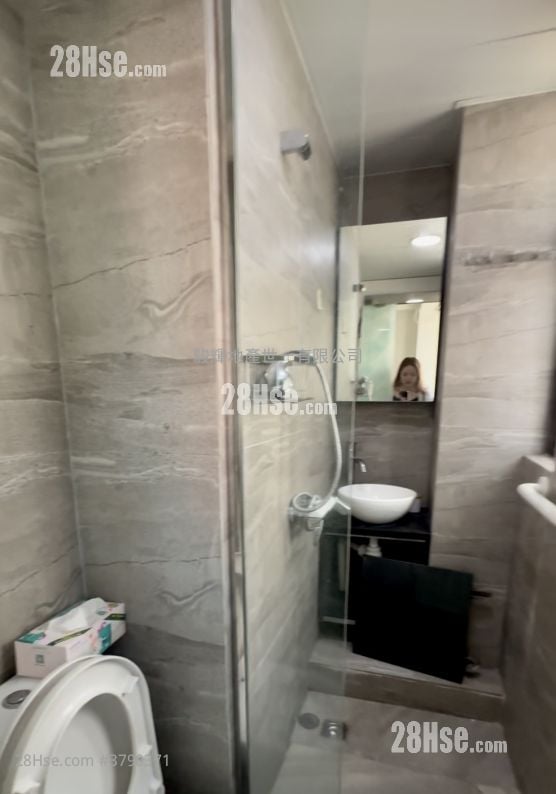 Kam Tong Building Sell 3 Bedrooms , 2 Bathrooms 515 ft²