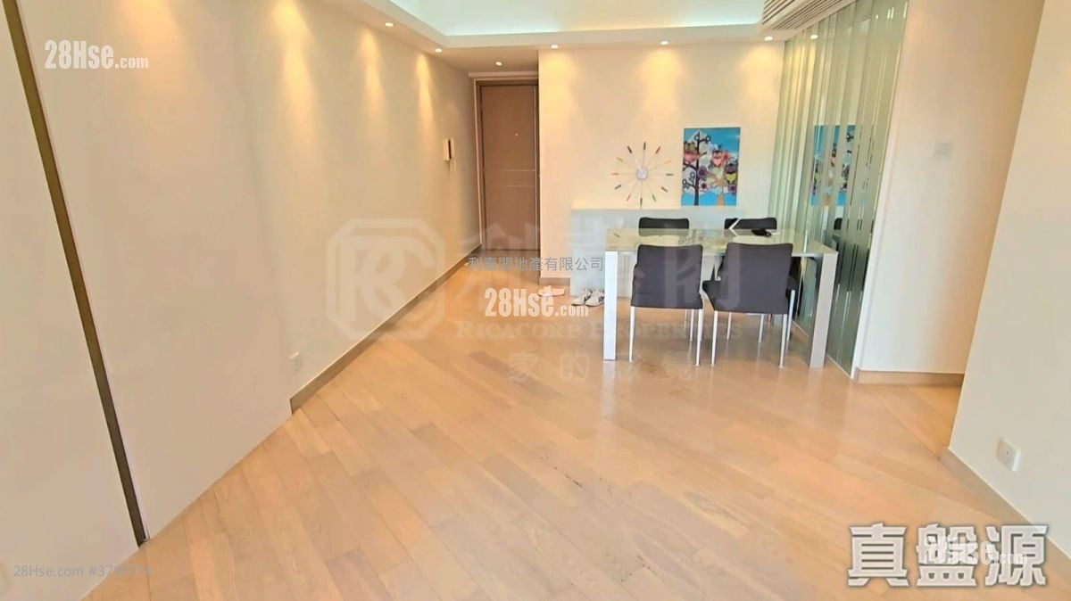 The Latitude Sell 4 Bedrooms 1,036 ft²