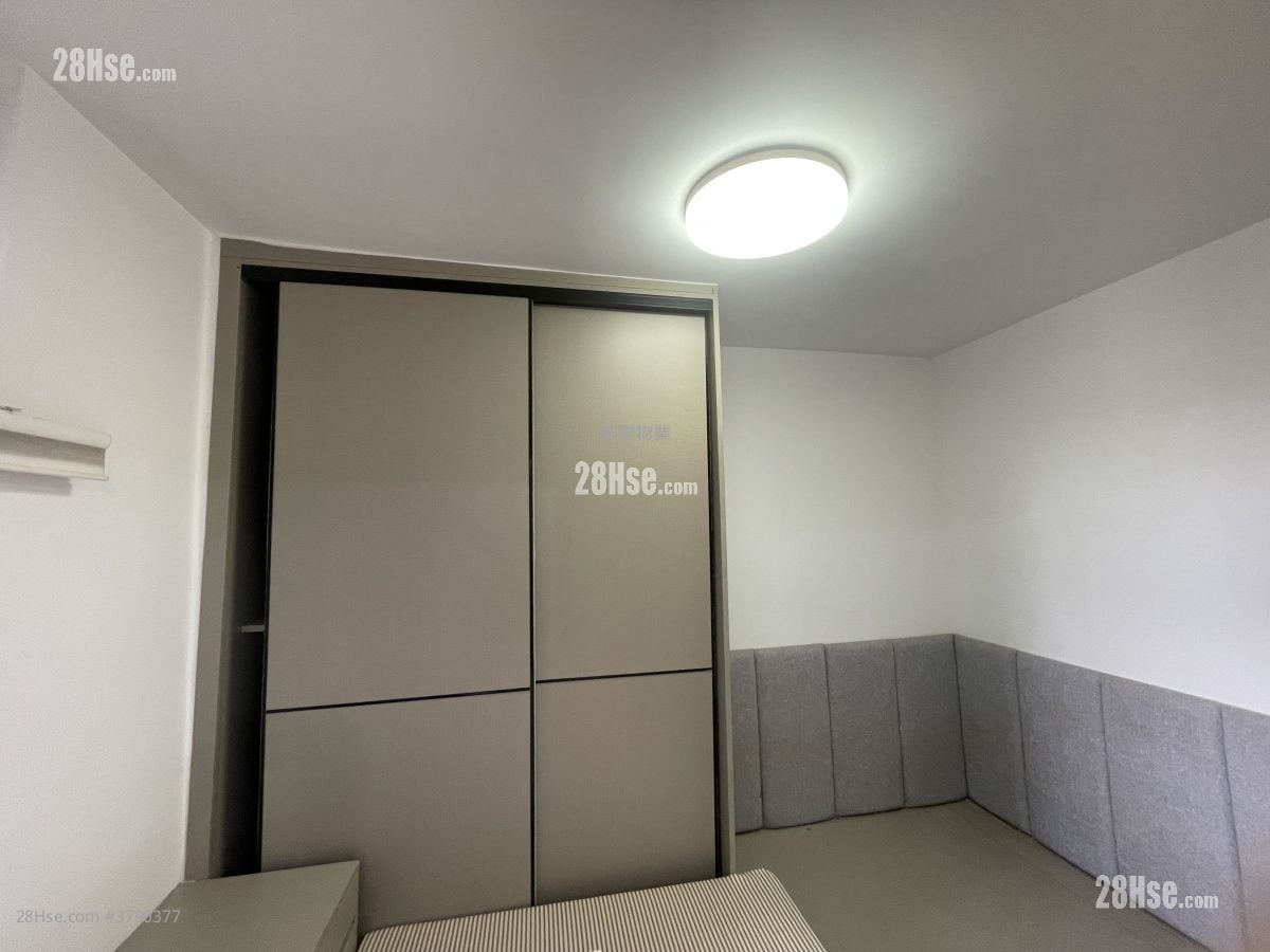 Ching Wah Court Sell 2 Bedrooms , 1 Bathroom 401 ft²