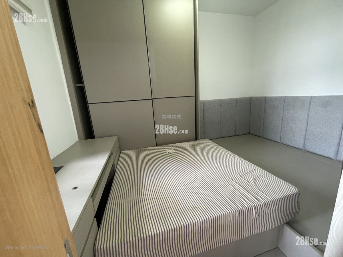 Ching Wah Court Sell 2 Bedrooms , 1 Bathroom 401 ft²