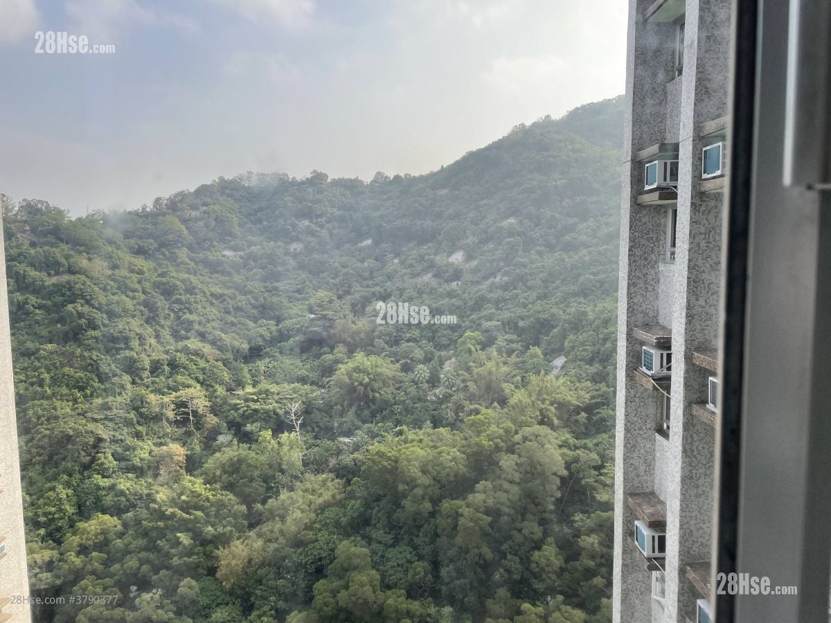 Ching Wah Court Sell 2 Bedrooms , 1 Bathroom 401 ft²