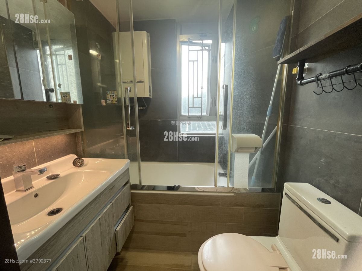 Ching Wah Court Sell 2 Bedrooms , 1 Bathroom 401 ft²