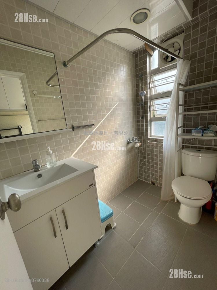 Manhoo Court Sell 2 Bedrooms , 1 Bathroom 424 ft²