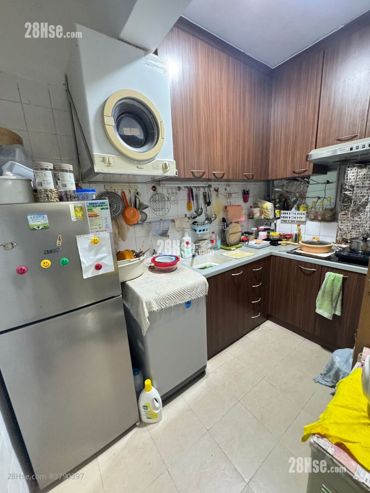 华源大厦 售盘 3 房 , 2 浴室 742 平方尺