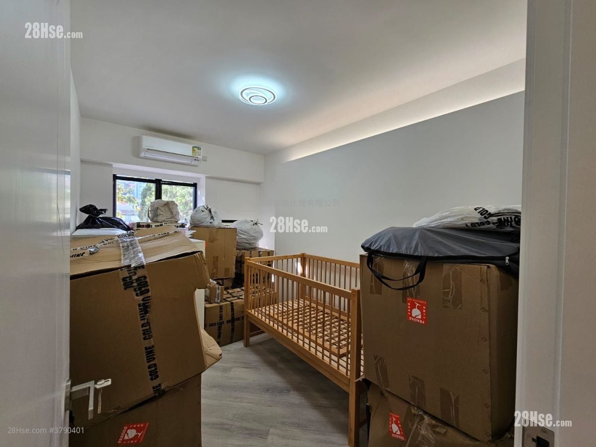 Greenwood Terrace Sell 3 Bedrooms , 2 Bathrooms 1,143 ft²