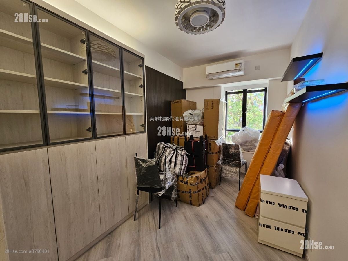 Greenwood Terrace Sell 3 Bedrooms , 2 Bathrooms 1,143 ft²