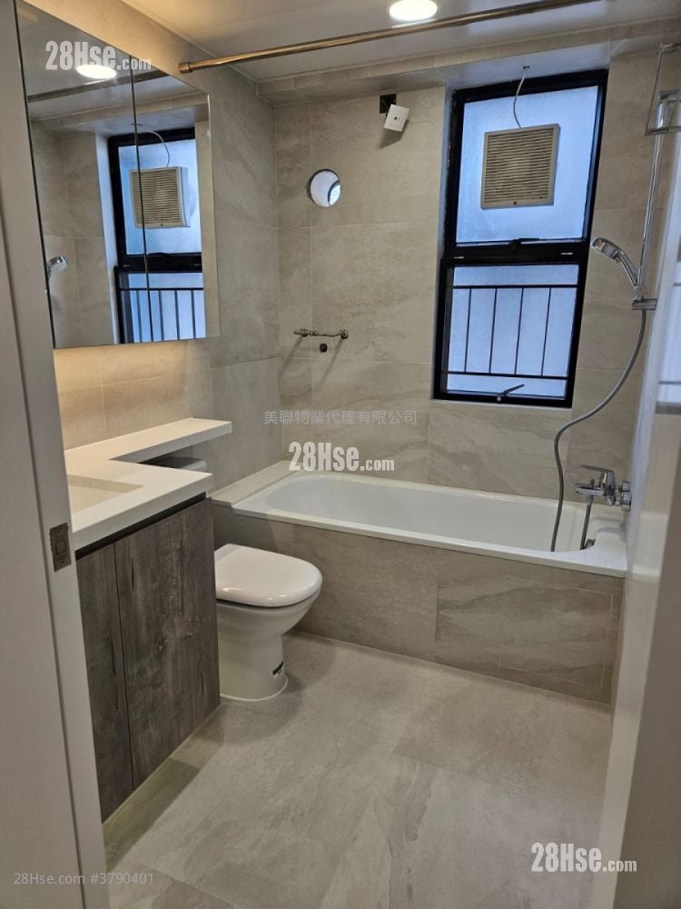 Greenwood Terrace Sell 3 Bedrooms , 2 Bathrooms 1,143 ft²