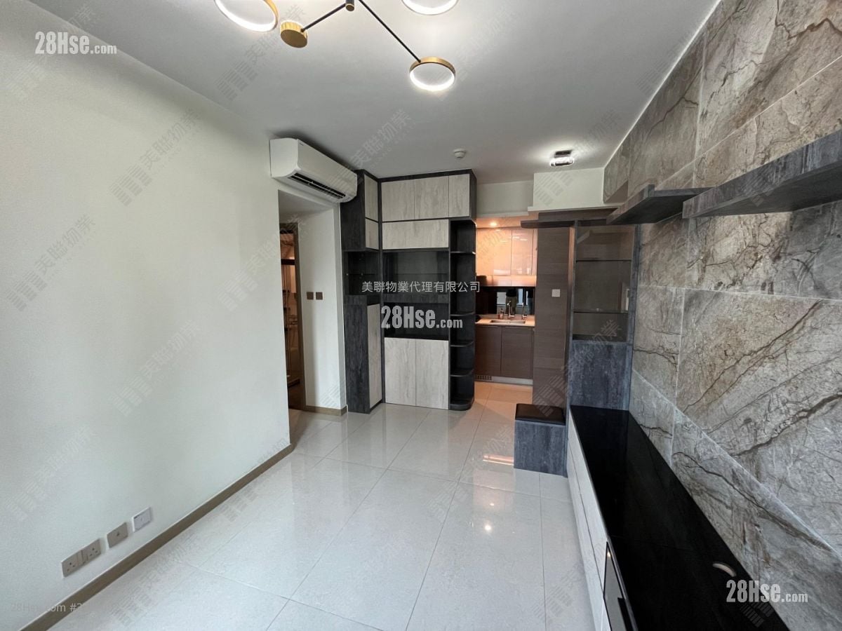 Aurora Sell 2 Bedrooms 423 ft²