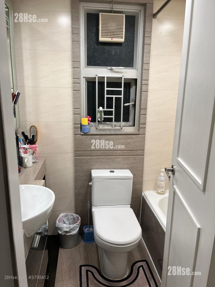 Festival City Sell 3 Bedrooms , 2 Bathrooms 742 ft²