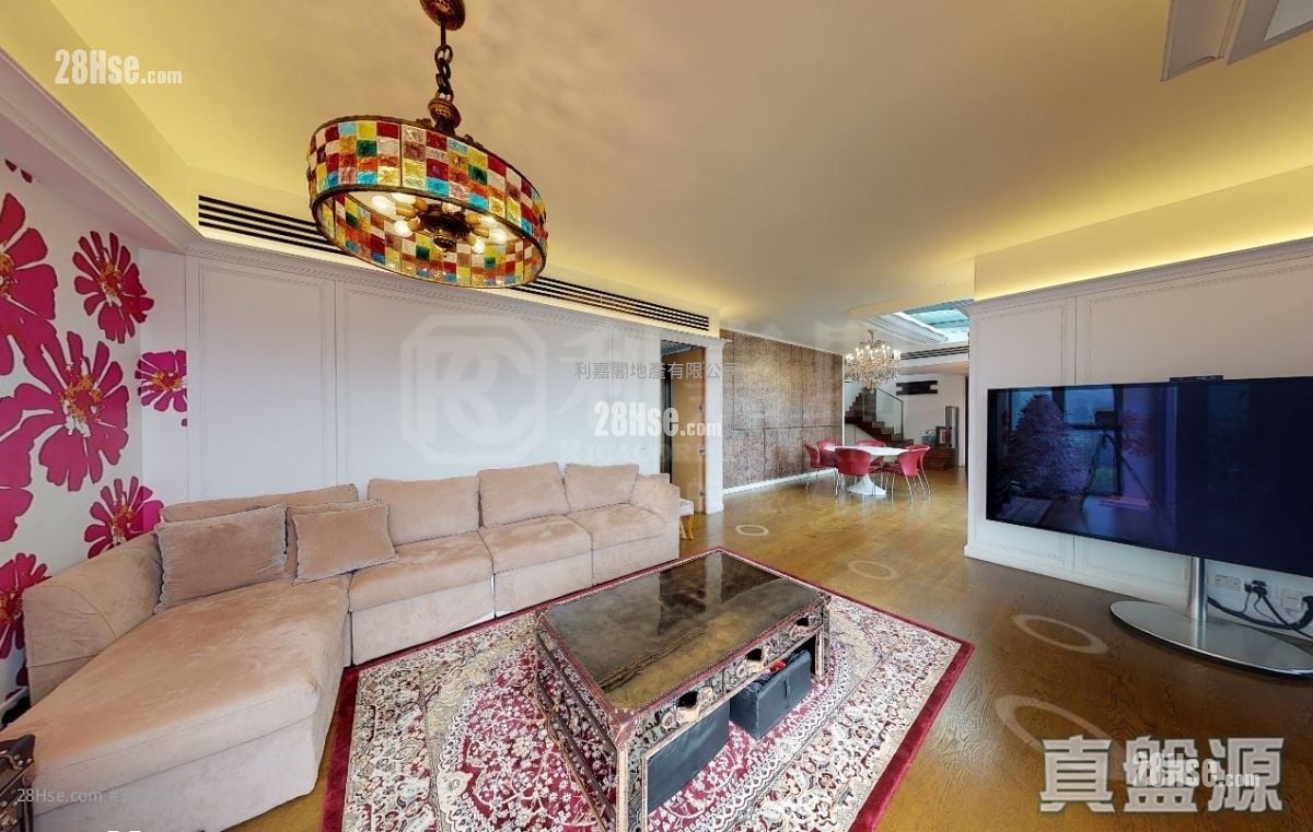 Dunbar Place Sell 4 Bedrooms 2,032 ft²