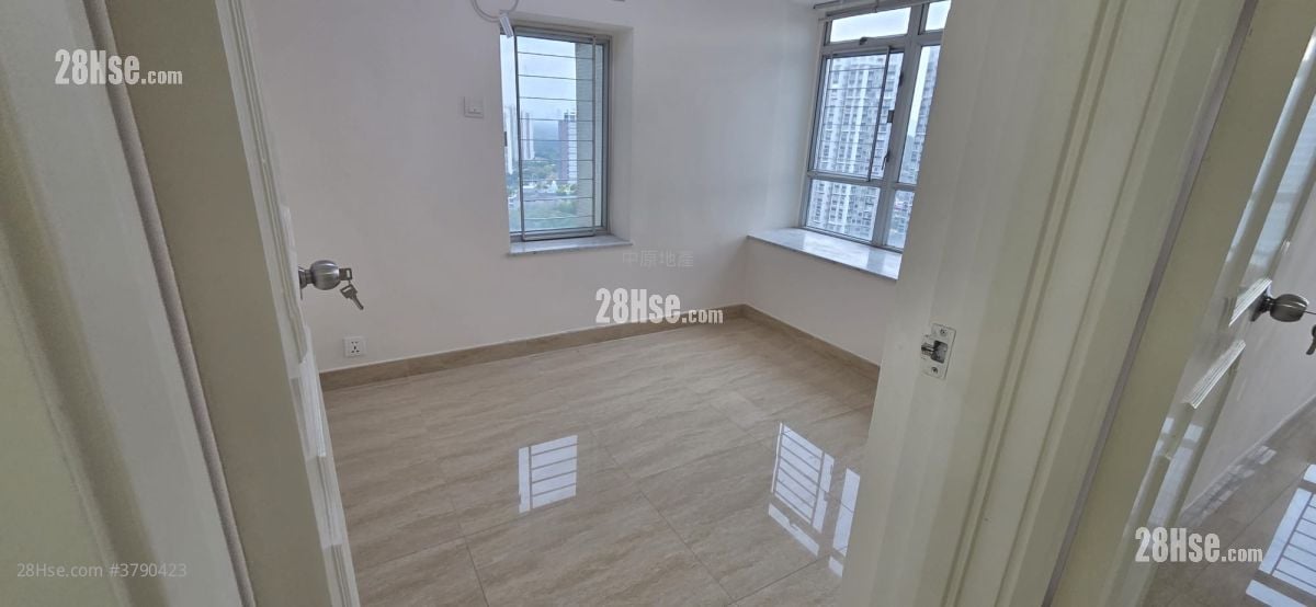 Kingswood Villas Rental 3 Bedrooms , 2 Bathrooms 636 ft²