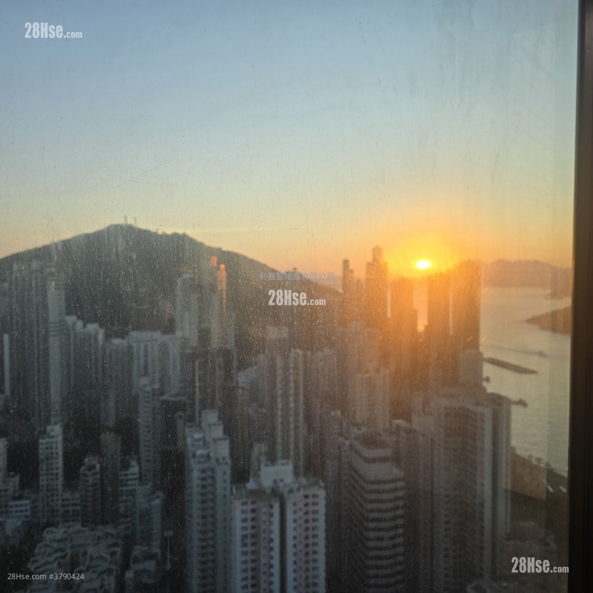 The Belcher's Sell 3 Bedrooms , 2 Bathrooms 898 ft²