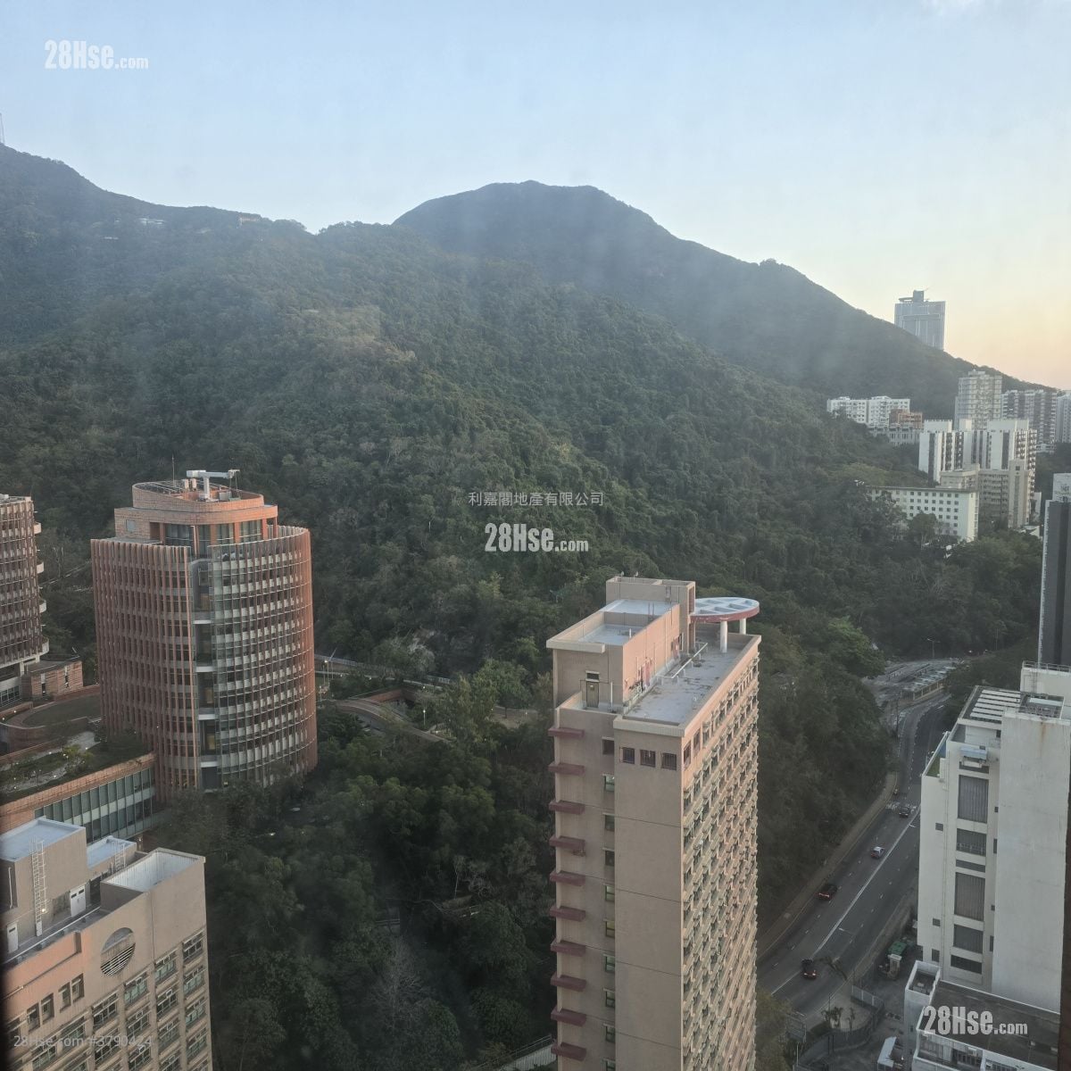 The Belcher's Sell 3 Bedrooms , 2 Bathrooms 898 ft²