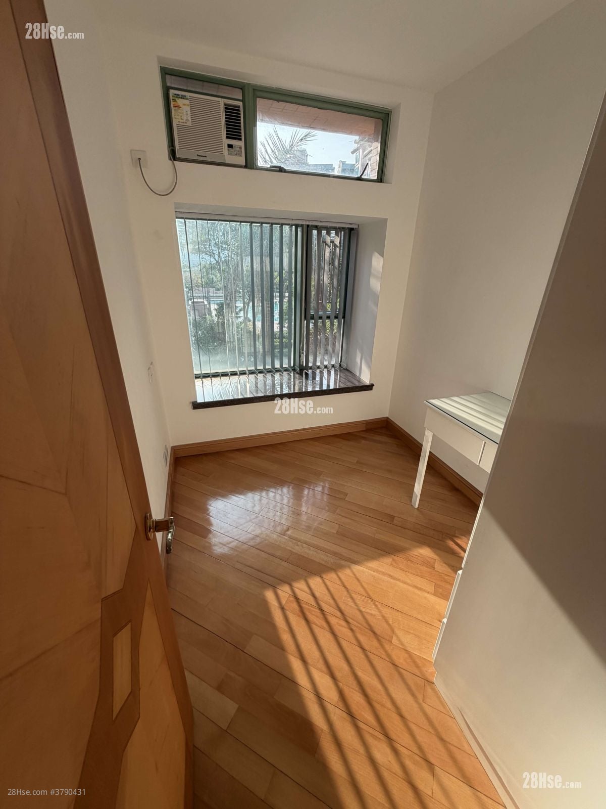 Botania Villa Sell 3 Bedrooms 819 ft²