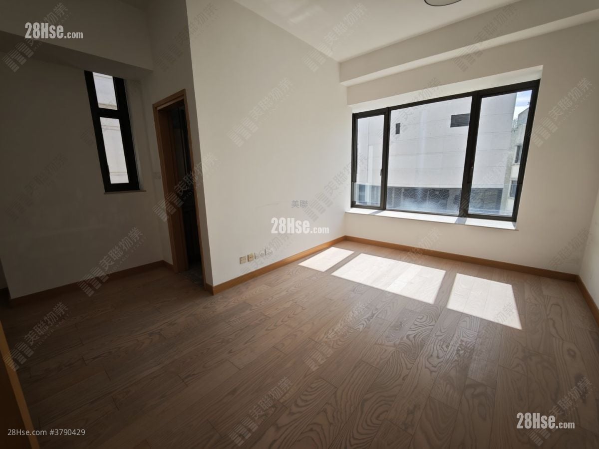 珀爵 售盘 4 房 , 3 浴室 1,992 平方尺