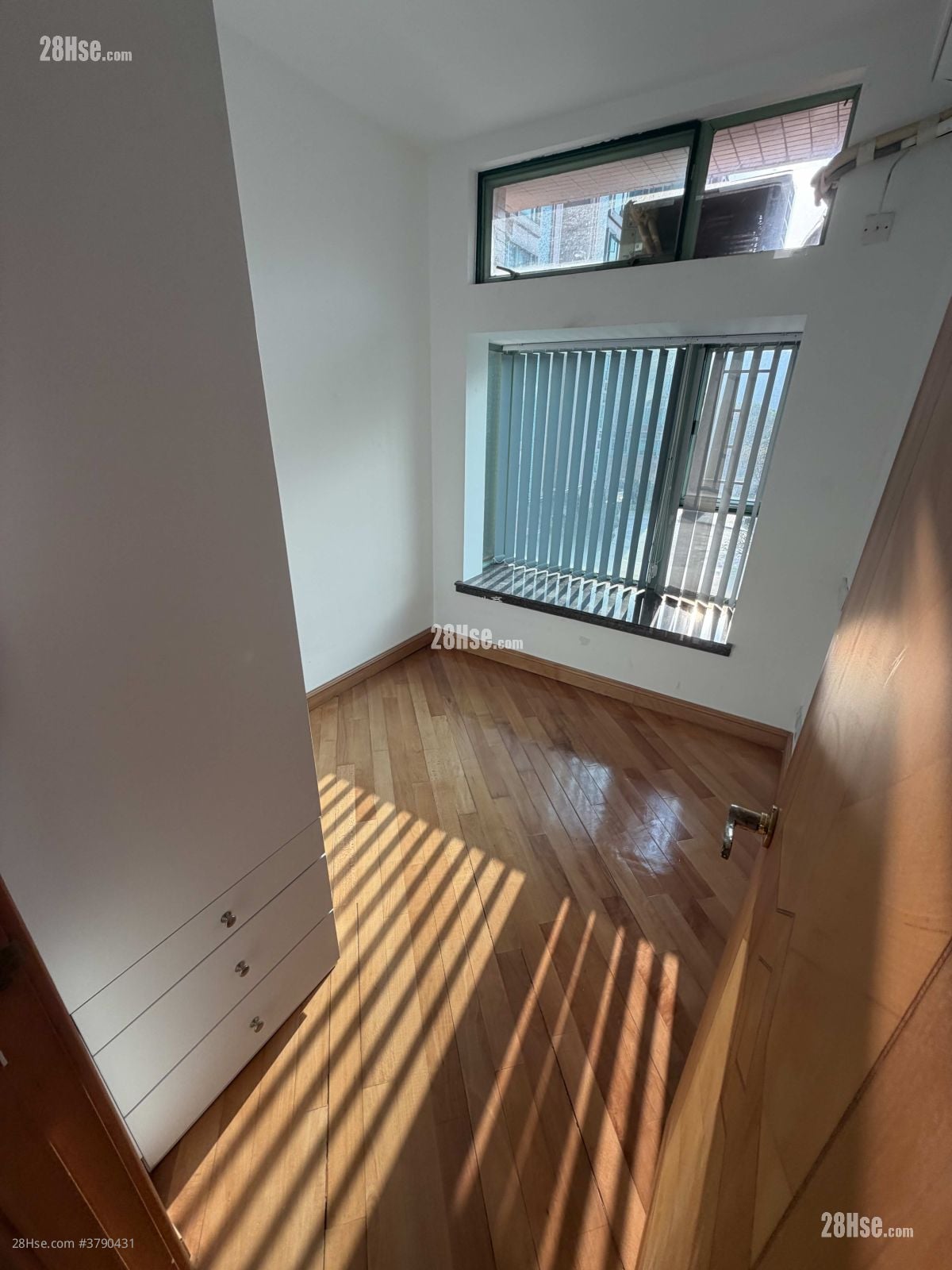 Botania Villa Sell 3 Bedrooms 819 ft²