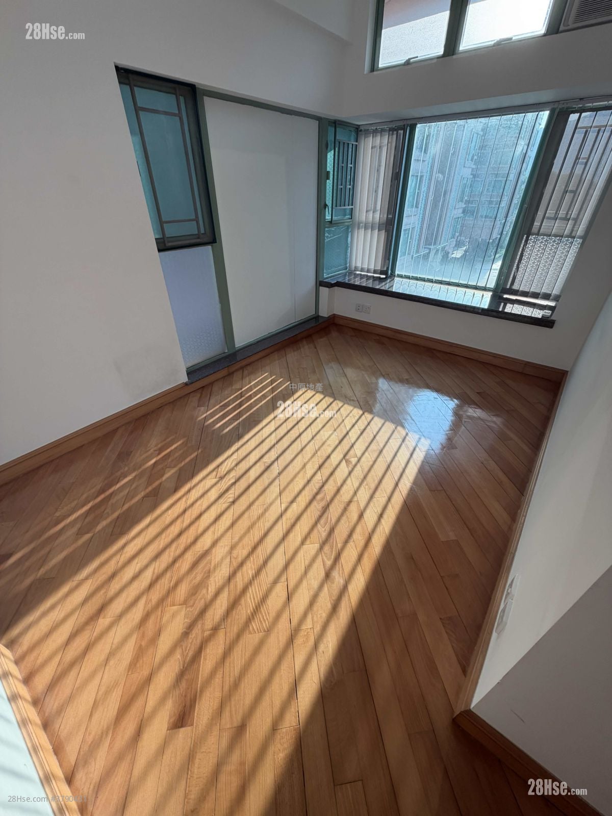 Botania Villa Sell 3 Bedrooms 819 ft²