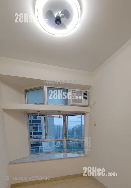 Kingswood Villas Rental 3 Bedrooms , 2 Bathrooms 636 ft²