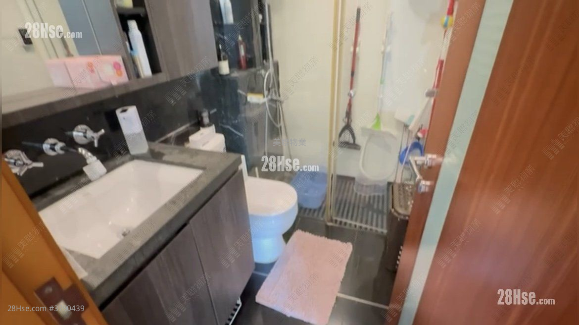 君临天下 租盘 3 房 , 2 浴室 1,049 平方尺