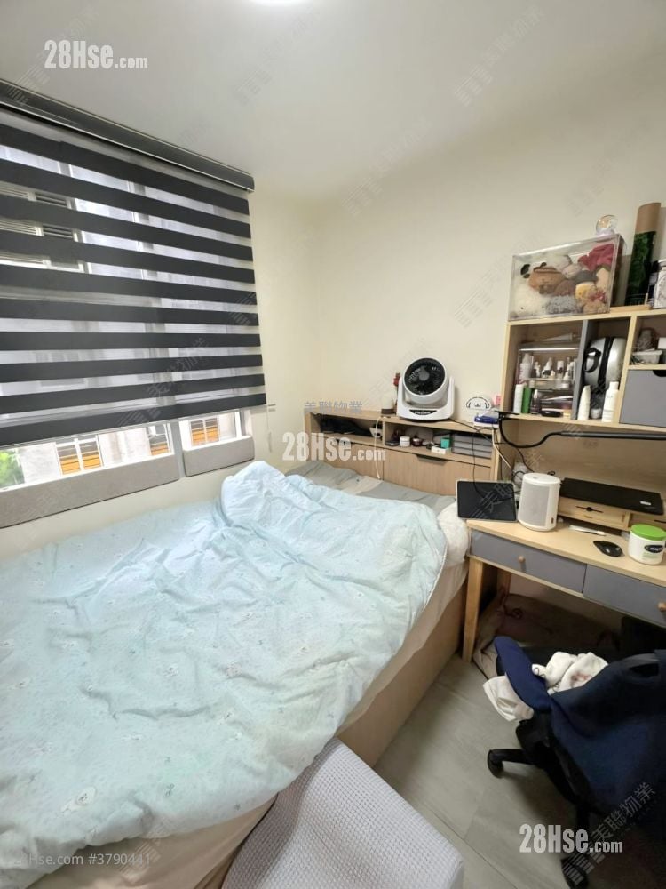 景峰花园 售盘 2 房 400 平方尺