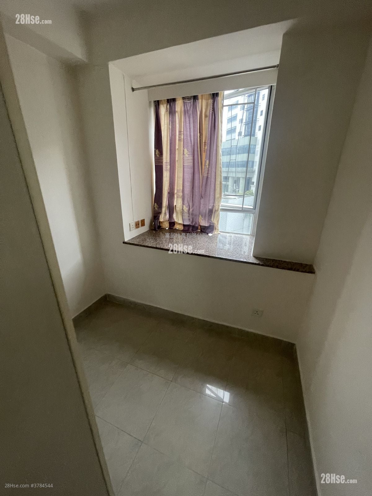 康辉大厦 售盘 2 房 , 1 浴室 271 平方尺