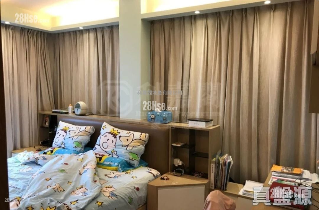 Royal Ascot Sell 3 Bedrooms 1,479 ft²