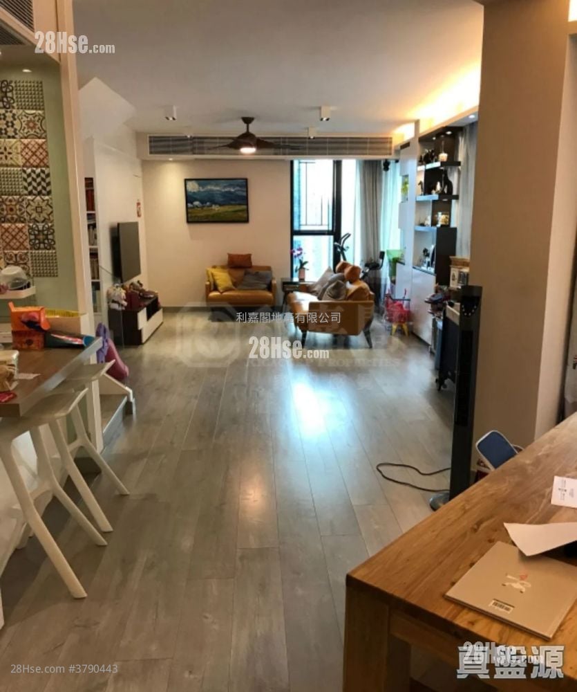 Royal Ascot Sell 3 Bedrooms 1,479 ft²