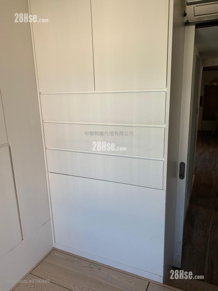 Carado Garden Sell 3 Bedrooms , 1 Bathroom 591 ft²