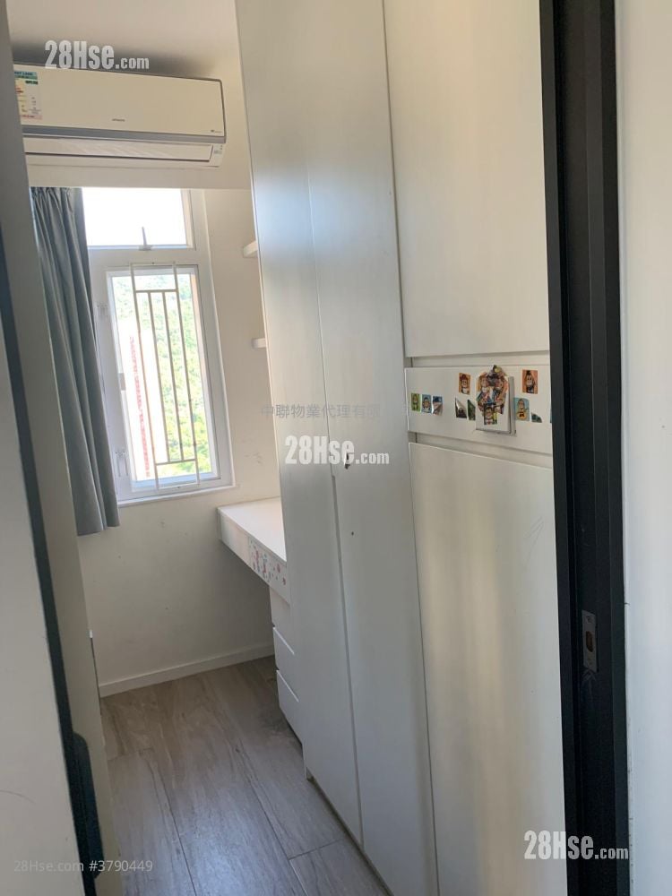 Carado Garden Sell 3 Bedrooms , 1 Bathroom 591 ft²