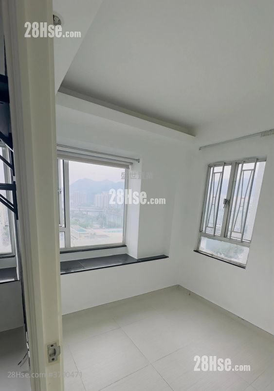 Lucky Plaza Sell 2 Bedrooms 326 ft²
