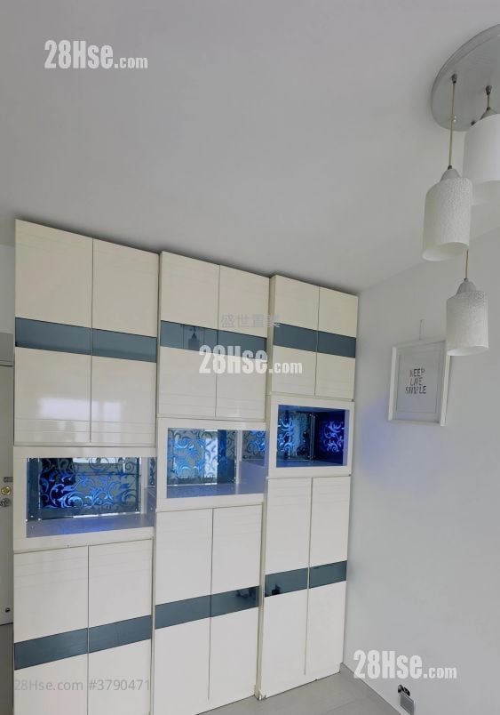 Lucky Plaza Sell 2 Bedrooms 326 ft²