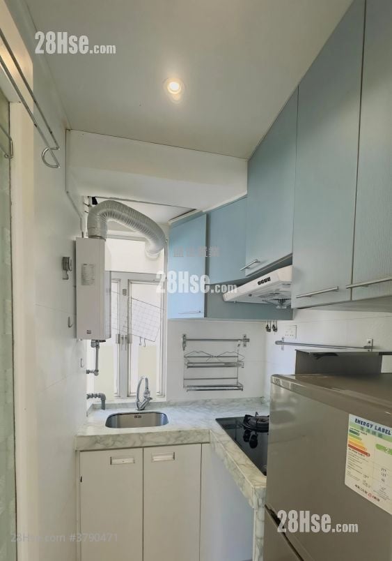 Lucky Plaza Sell 2 Bedrooms 326 ft²