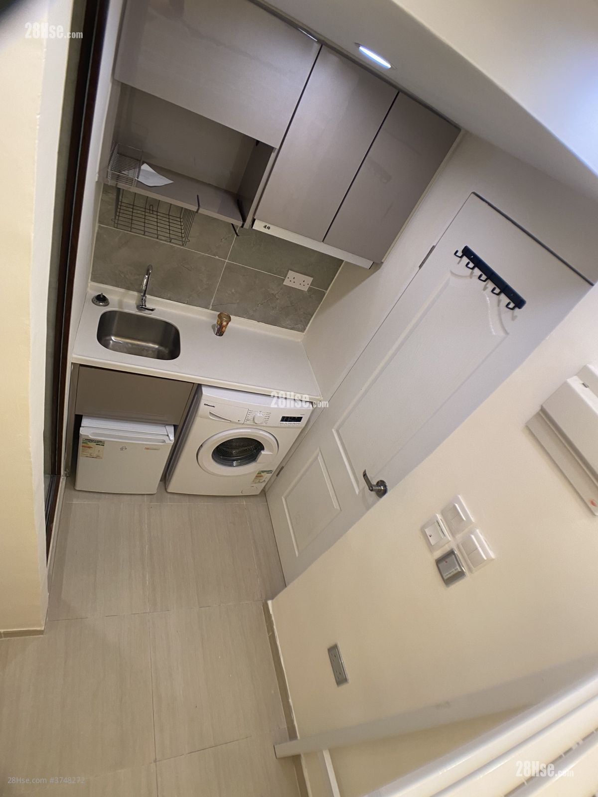 Rialto Mansion Rental 1 Bedroom , 1 Bathroom 150 ft²