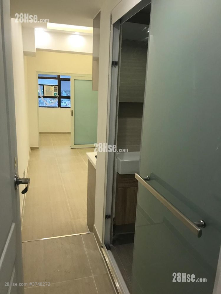 Rialto Mansion Rental 1 Bedroom , 1 Bathroom 150 ft²